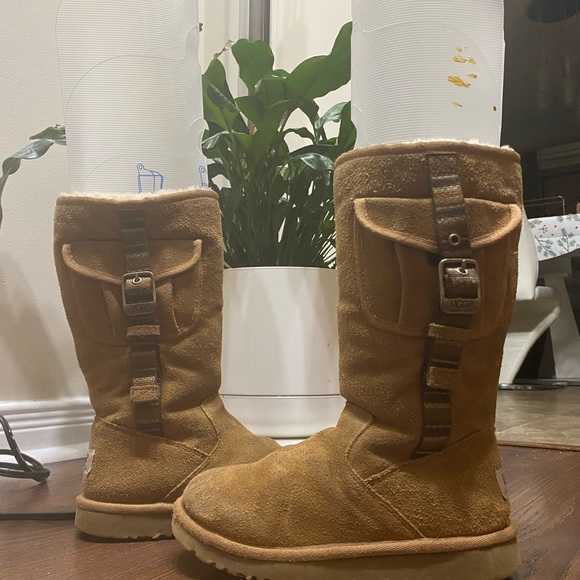 UGG AUSTRALIA Cargo II Boots - Picture 2 of 10